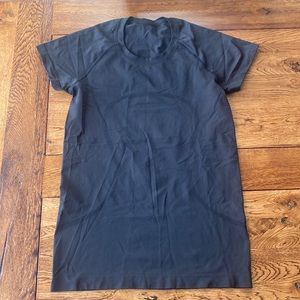 Lululemon Swiftly Tech Short sleeve